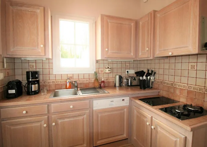 Maison à 50m De La Avec Jardin Clos Et Wifi - - Fr-1-22-314