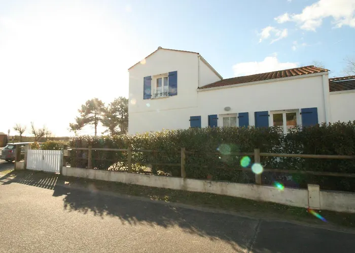 Maison à 50m De La Avec Jardin Clos Et Wifi - - Fr-1-22-314